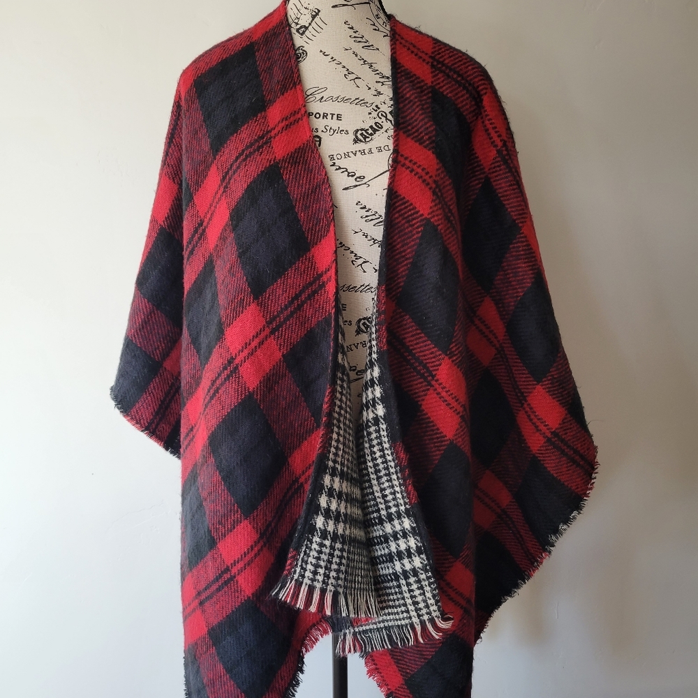 Reversible Red Checkered Pancho - Picture 3 of 6